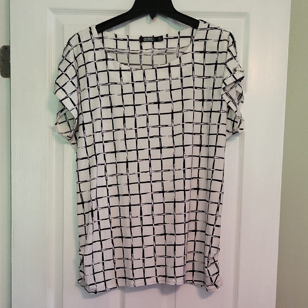 Ladies Black And White Top